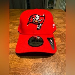 Tampa Bay Bucaneers New Era Adjustable Hat